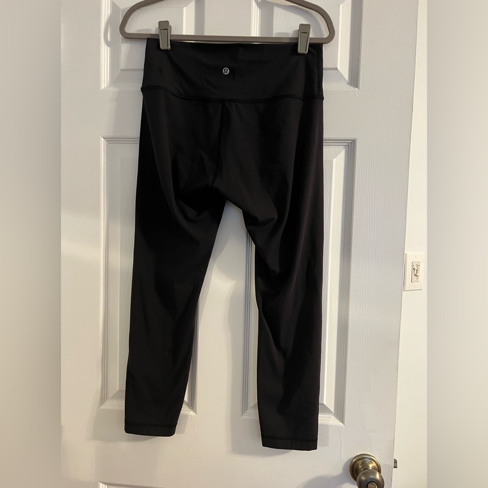 Lululemon size 10 align material low rise crop leggings